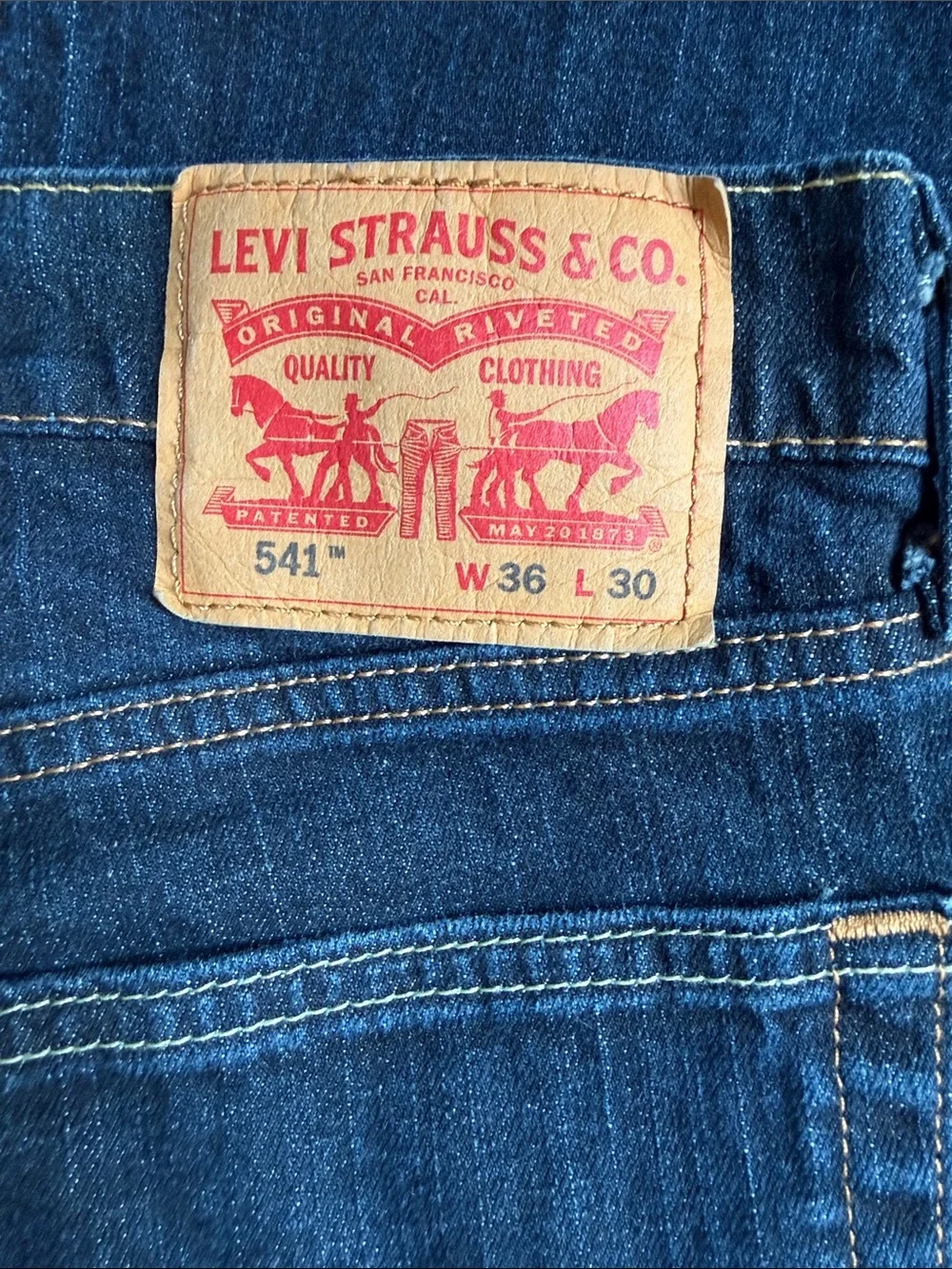 LEVI Dark Wash Straight Leg Jean